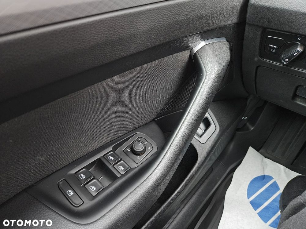 Volkswagen Passat 2.0 TDI EVO Business - 31