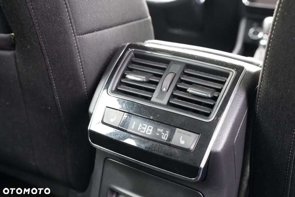 Skoda Superb 2.0 TDI SCR Style DSG - 14