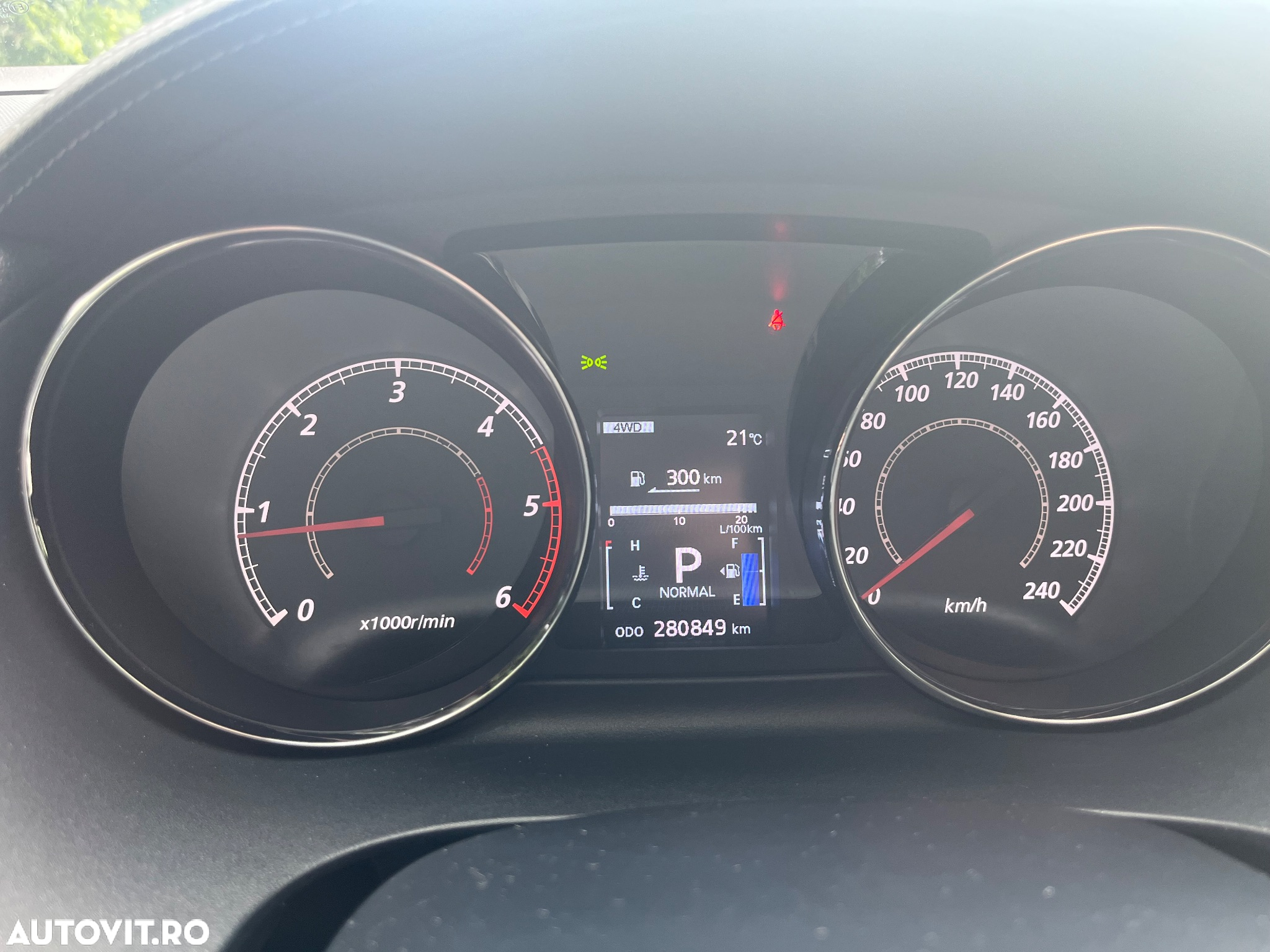 Citroën C-Crosser 2.2 HDI Confort Aut. - 9