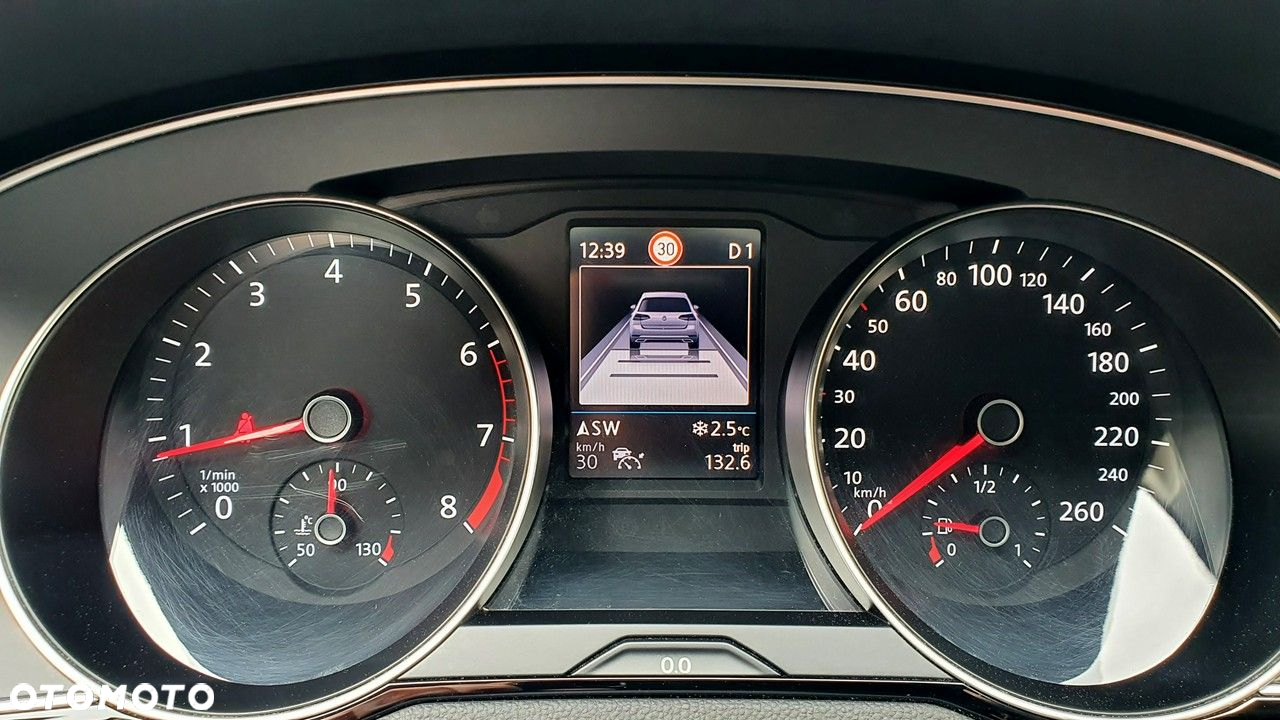 Volkswagen Passat 2.0 TSI Business DSG - 24