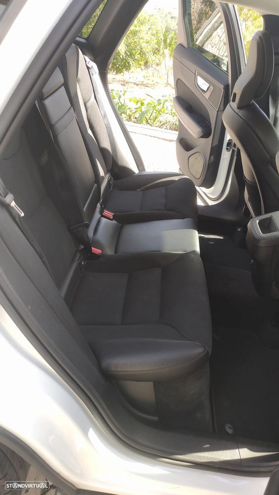 Volvo XC 60 2.0 D4 Momentum Geartronic - 10