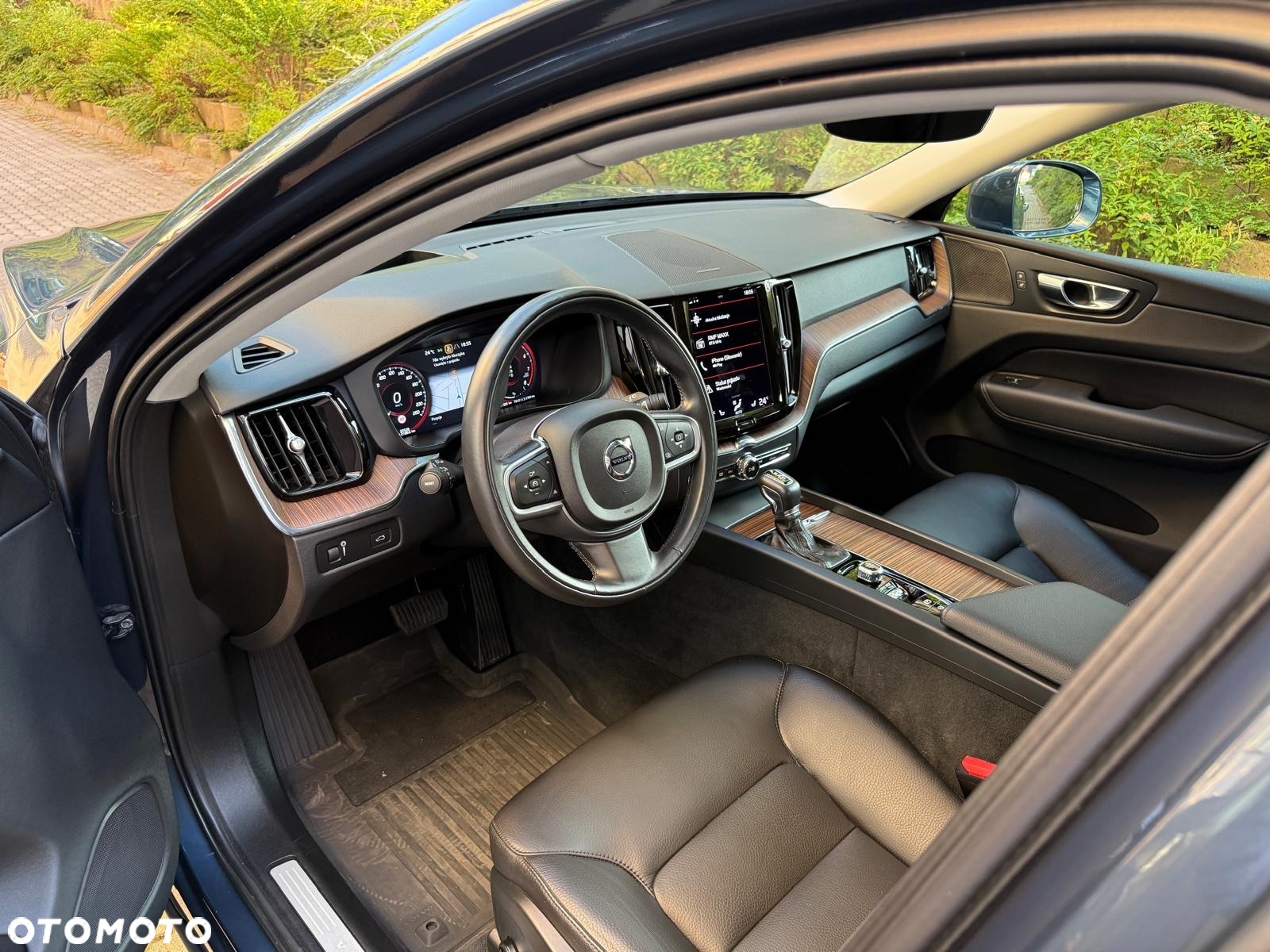 Volvo XC 60 T5 AWD Geartronic Momentum - 2