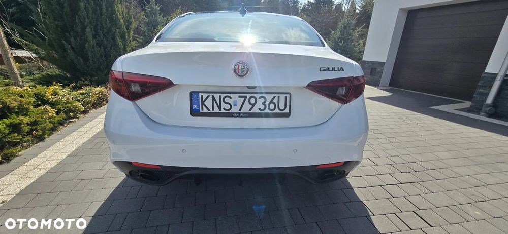 Alfa Romeo Giulia - 9