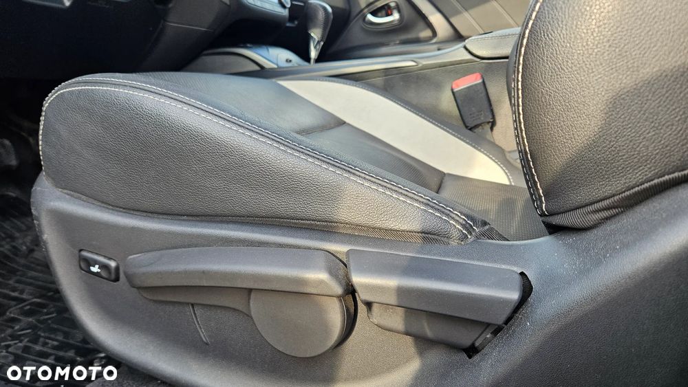 Toyota Avensis 1.8 Premium MS - 16