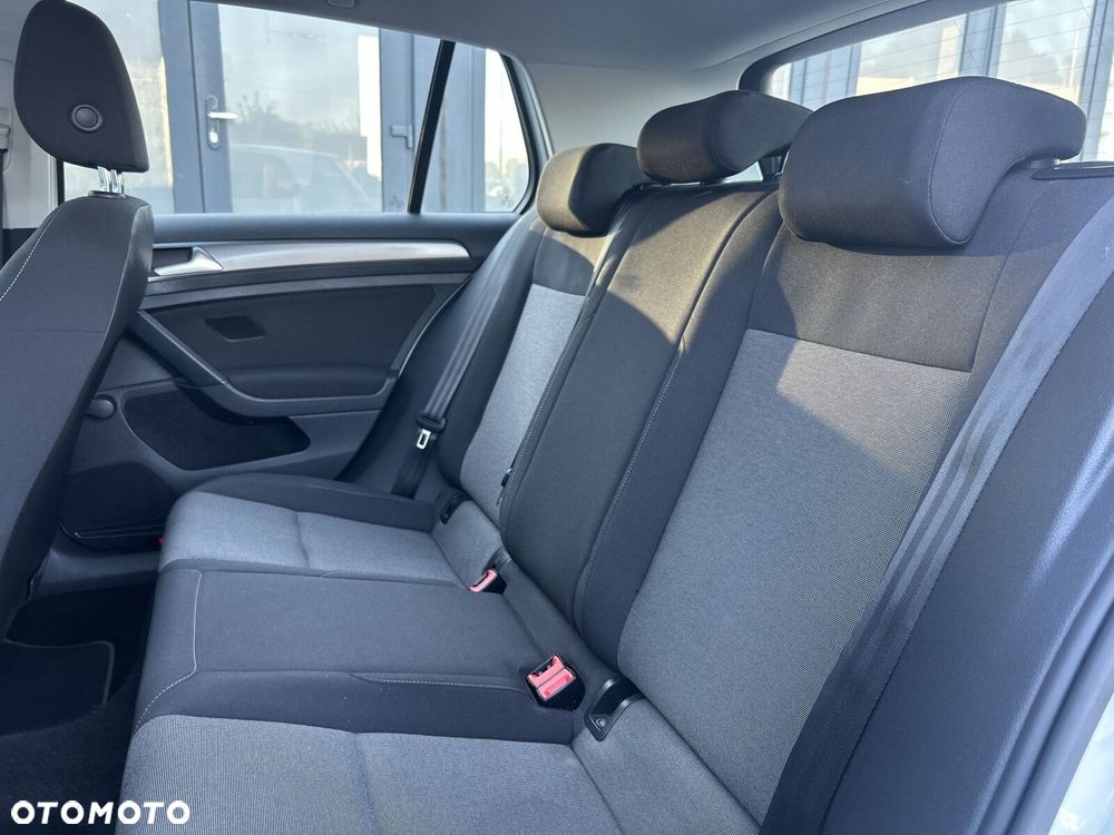 Volkswagen Golf 1.2 TSI BMT Comfortline - 22