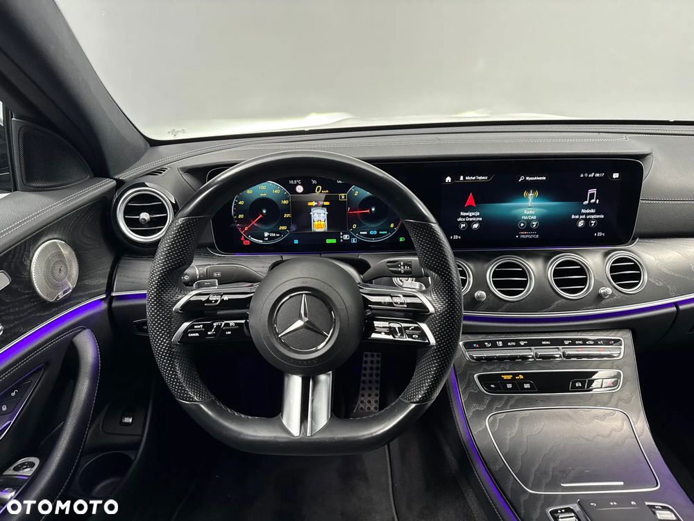Mercedes-Benz Klasa E 220 d mHEV 4-Matic AMG 9G-Tronic - 23