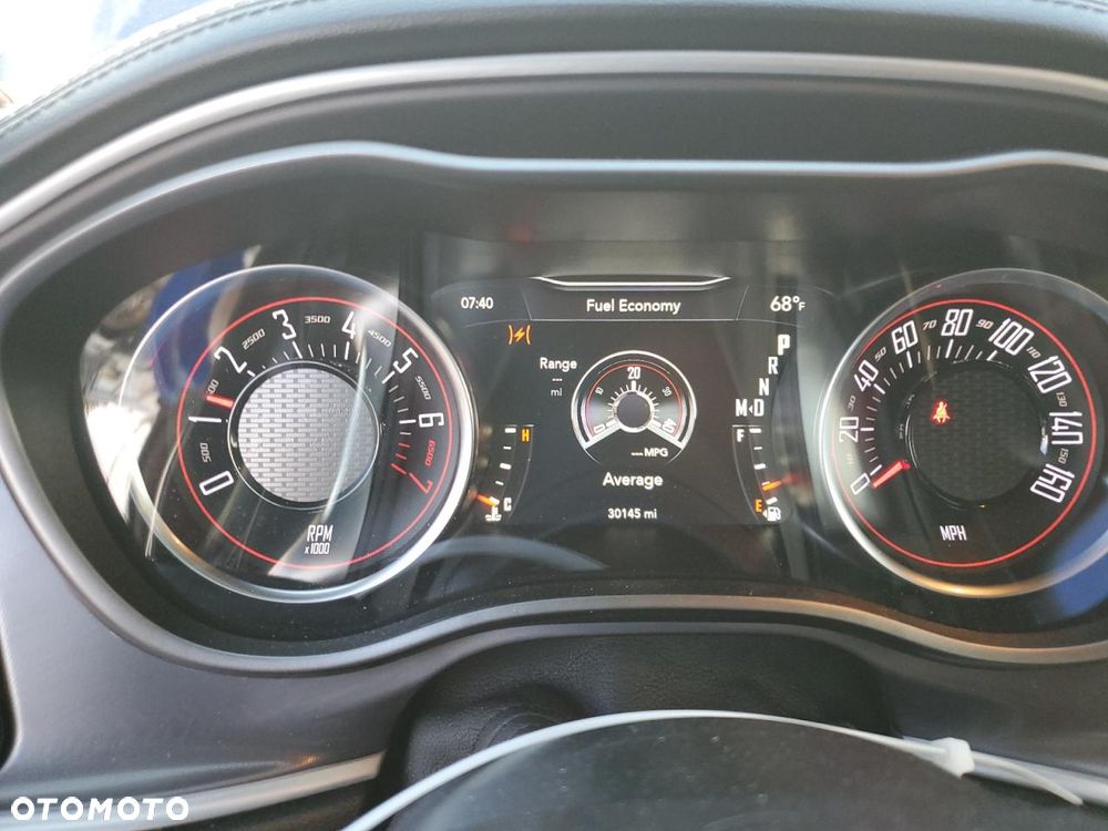 Dodge Challenger - 10