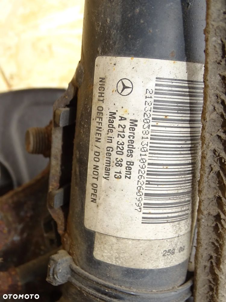 KOPYTO AMORTYZATOR WAHACZE MERCEDES W212 CGI 350 SUPER - 7
