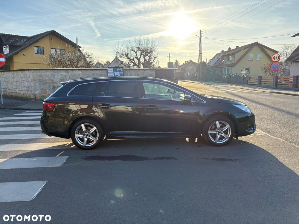 Toyota Avensis 2.0 D-4D Prestige - 5