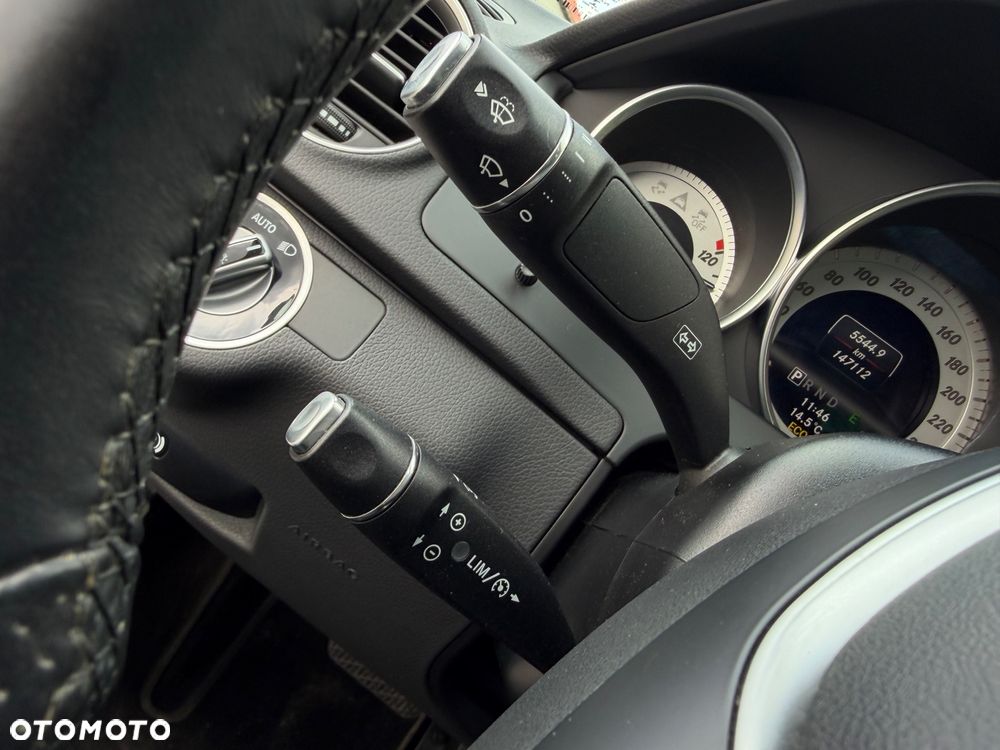 Mercedes-Benz Klasa C 250 CGI Automatik BlueEFFICIENCY Avantgarde - 32
