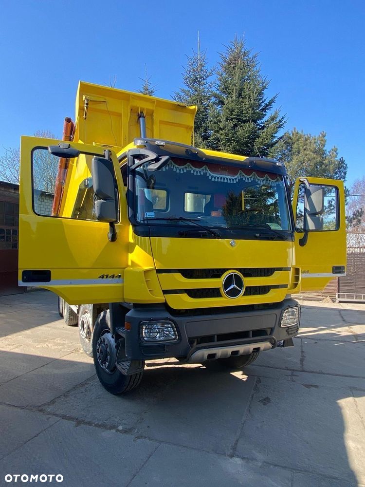Mercedes-Benz Actros - 1