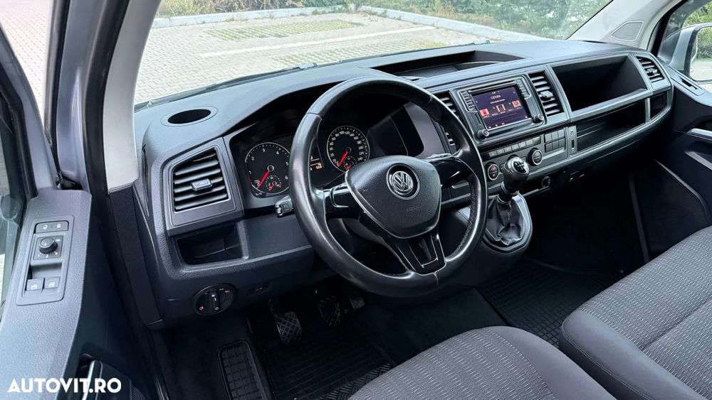 Volkswagen Caravelle - 5