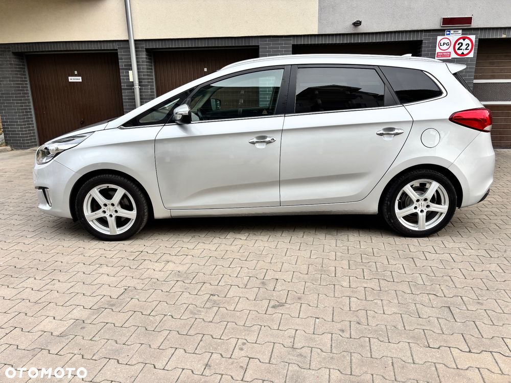 Kia Carens 1.7 CRDi M 7os - 10