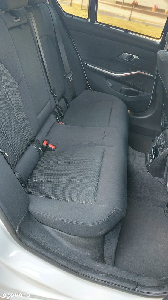 BMW Seria 3 330e - 14