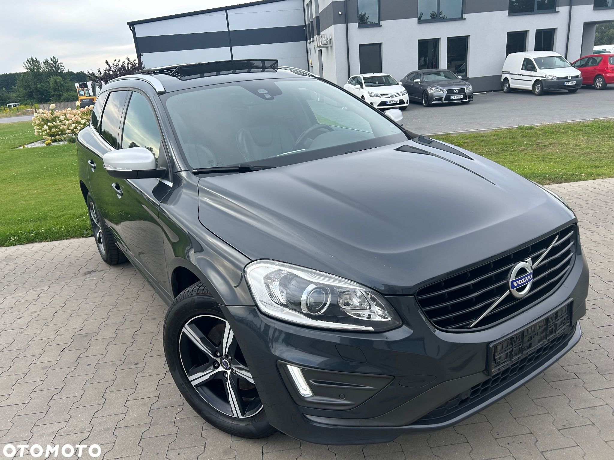 Volvo XC 60 D4 Drive-E R-Design Summum - 1