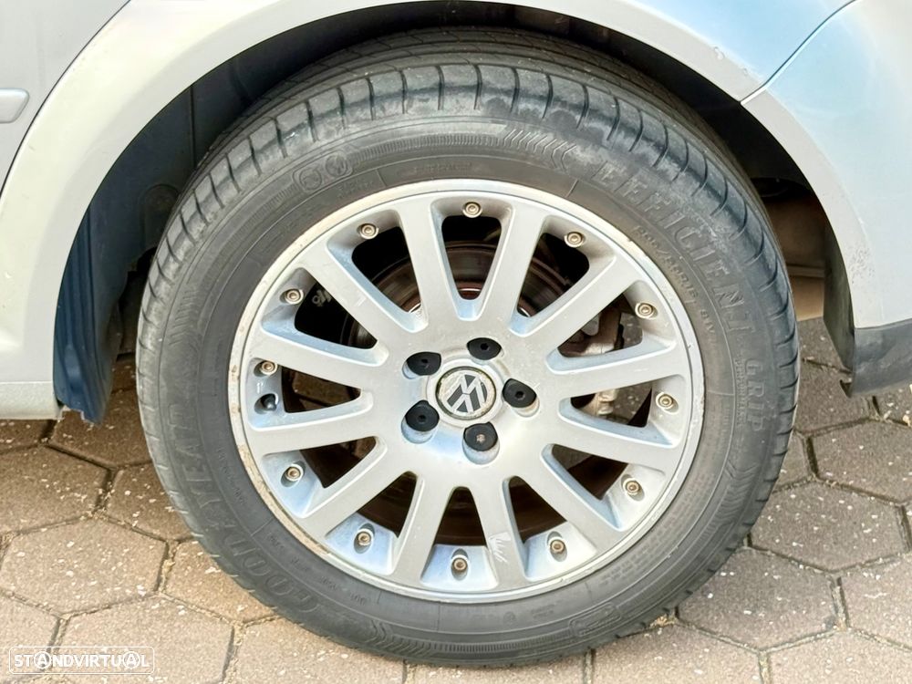 VW Bora 1.9 TDi Highline - 3