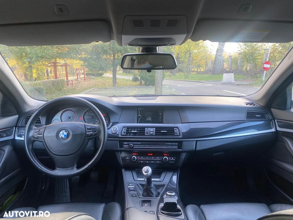 BMW Seria 5 520d Touring Modern Line - 12