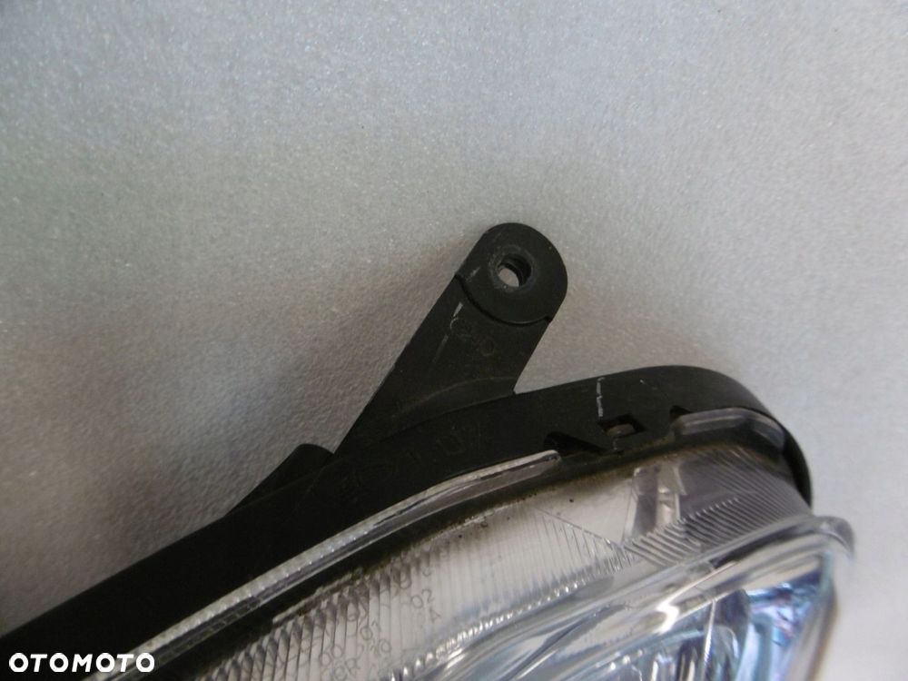 TOYOTA COROLLA VERSO 07/09r - lampa przednia lewa - 3