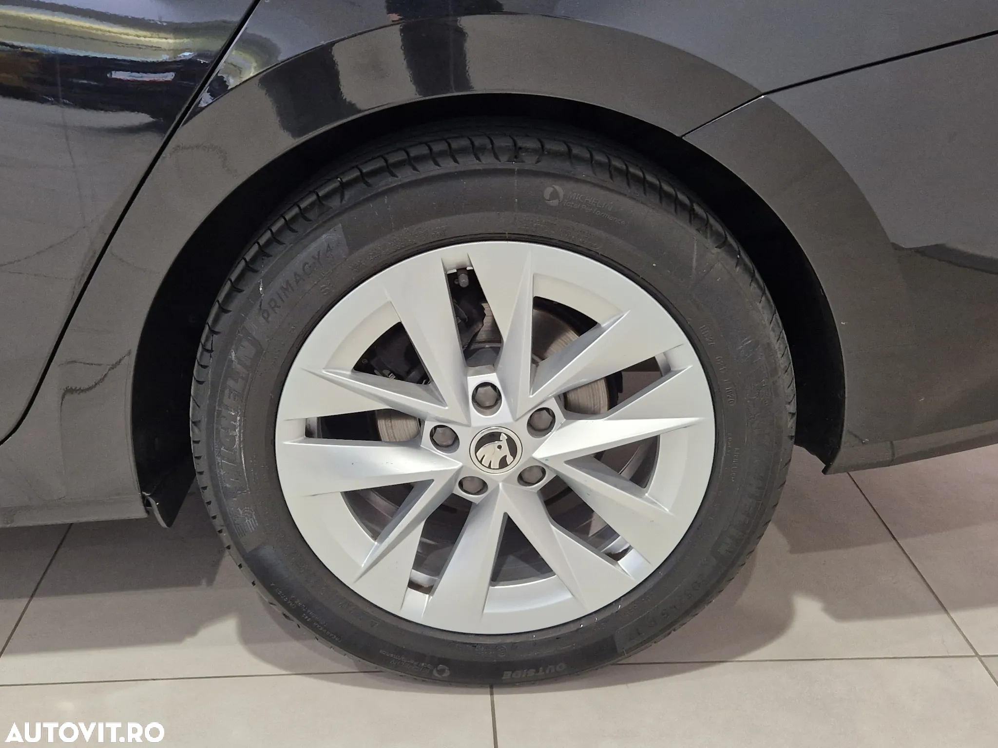 Skoda Octavia Combi 2.0 TDI DSG Premium Edition - 10