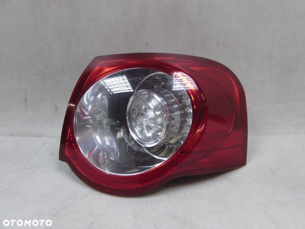 VW PASSAT B6 KOMBI 05-11 LAMPA TYL PRAWA W BLOTNIK 3C9945096C - 1