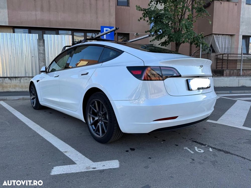 TESLA Model 3 2022 — imagine 5