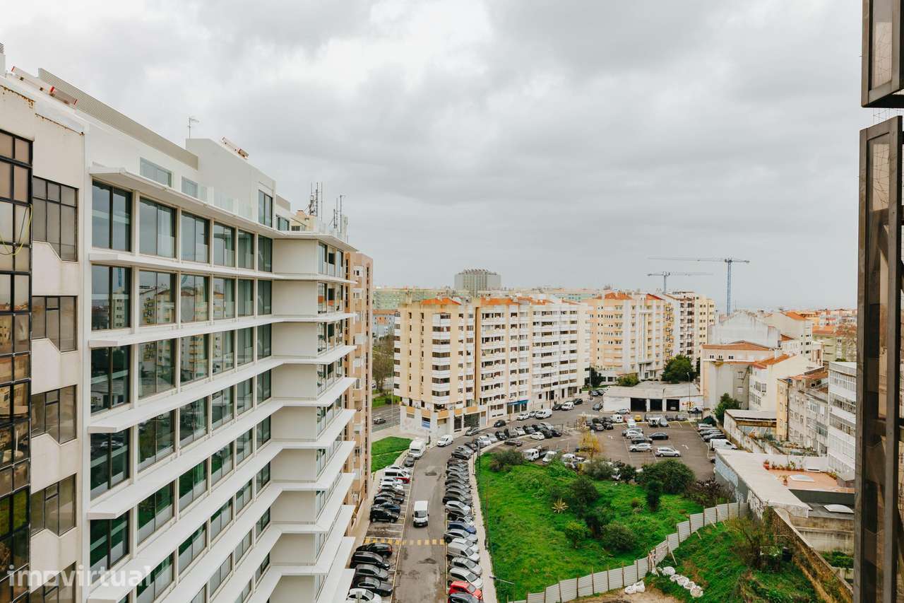 Espaçoso T4 com vista situado no Areeiro, Lisboa - Grande imagem: 2/19