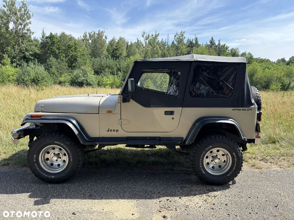 Jeep Wrangler - 2
