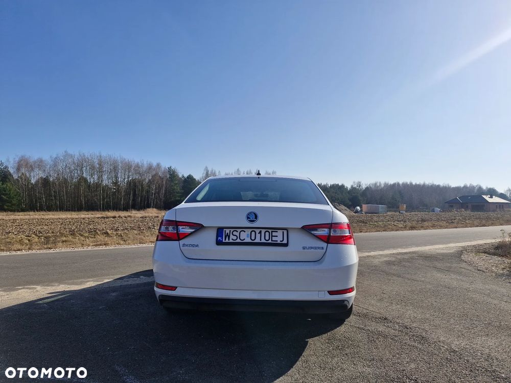 Skoda Superb 1.6 TDI DSG Ambition - 5