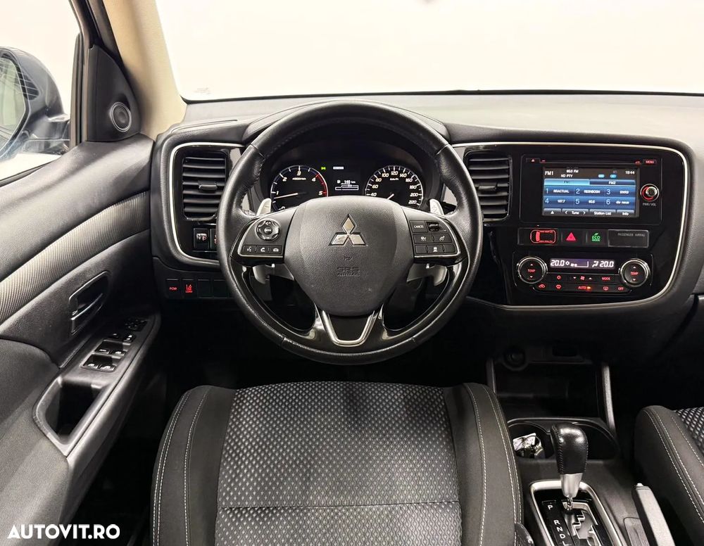 Mitsubishi Outlander 2.2 DI-D 4WD Automatik Intense - 18