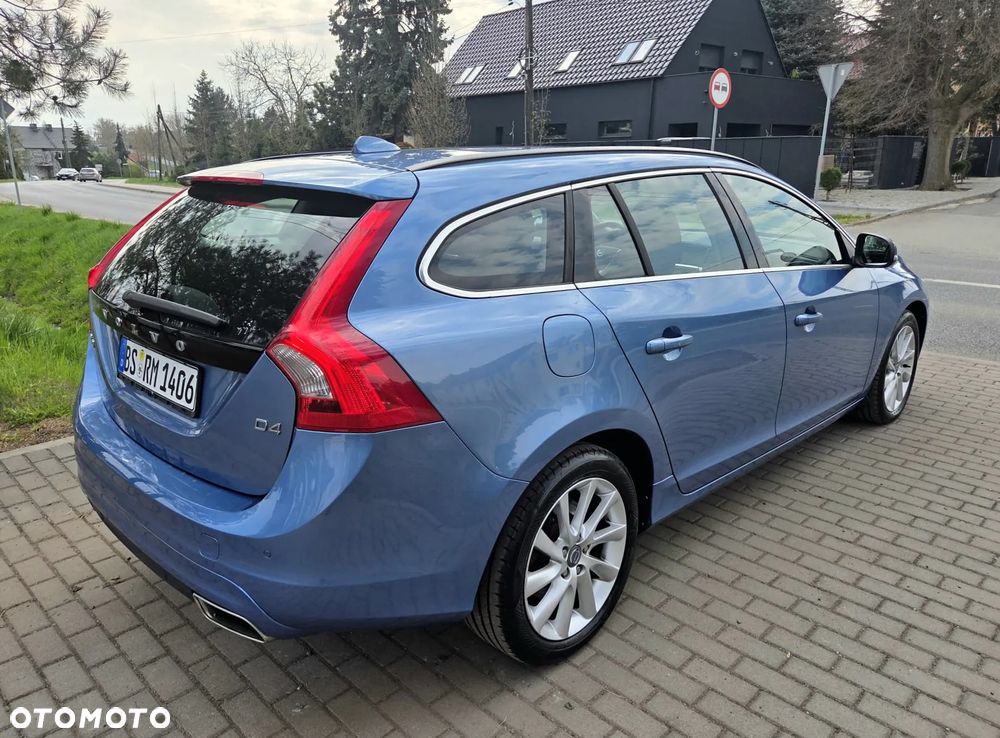 Volvo V60 D4 Geartronic Summum - 8