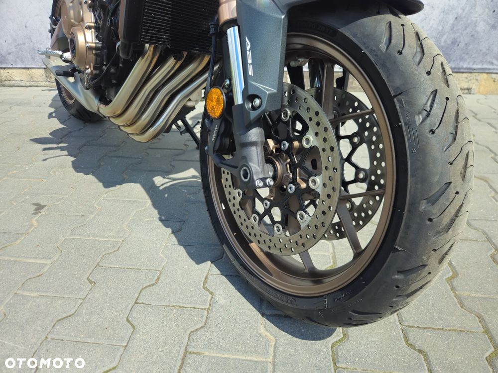 Honda CB - 30