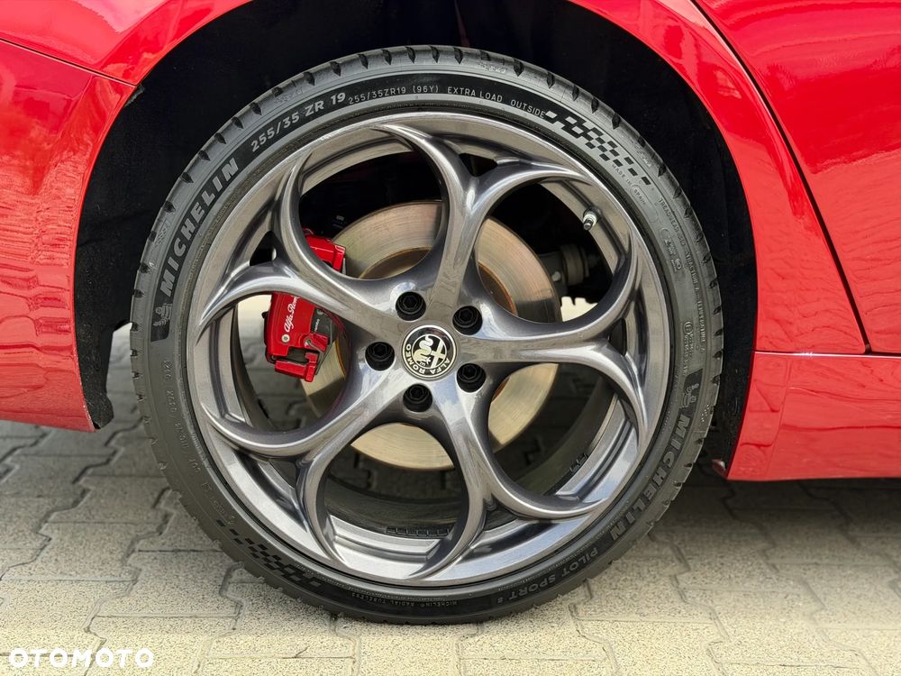 Alfa Romeo Giulia 2.2 AT8-Q4 Veloce - 35