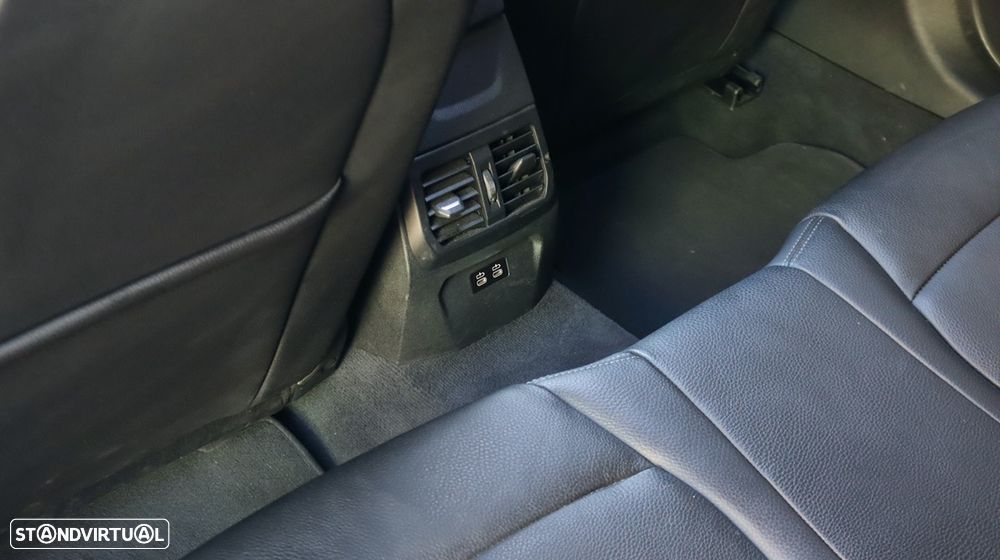 BMW M135i xDrive - 34