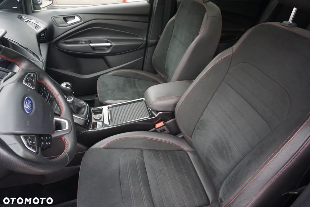 Ford Kuga 1.5 EcoBoost FWD ST-Line X - 14
