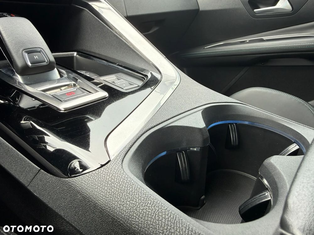 Peugeot 3008 1.2 PureTech Allure Pack S&S EAT8 - 32