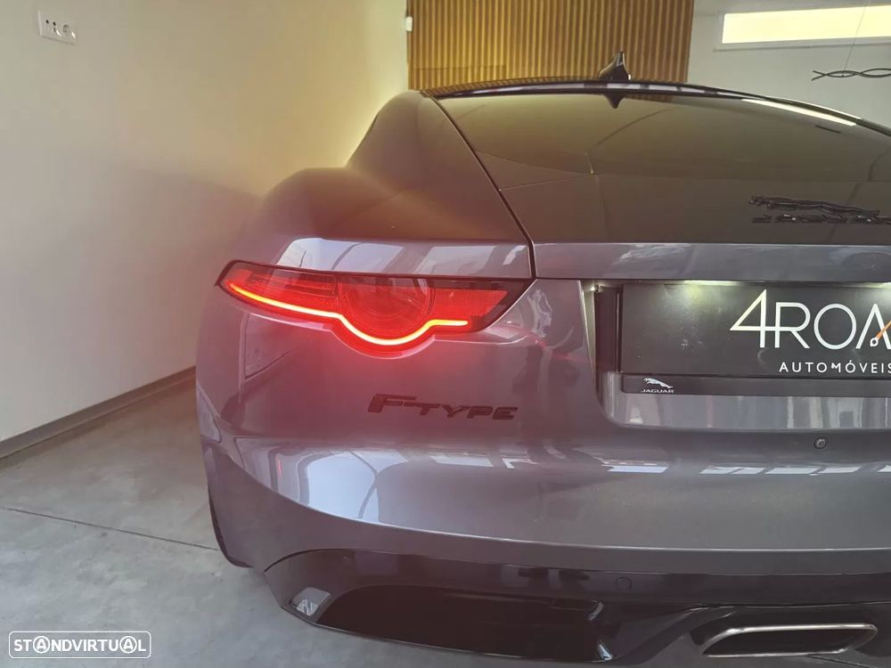Jaguar F-Type 2.0 i4 R-Dynamic Black - 35