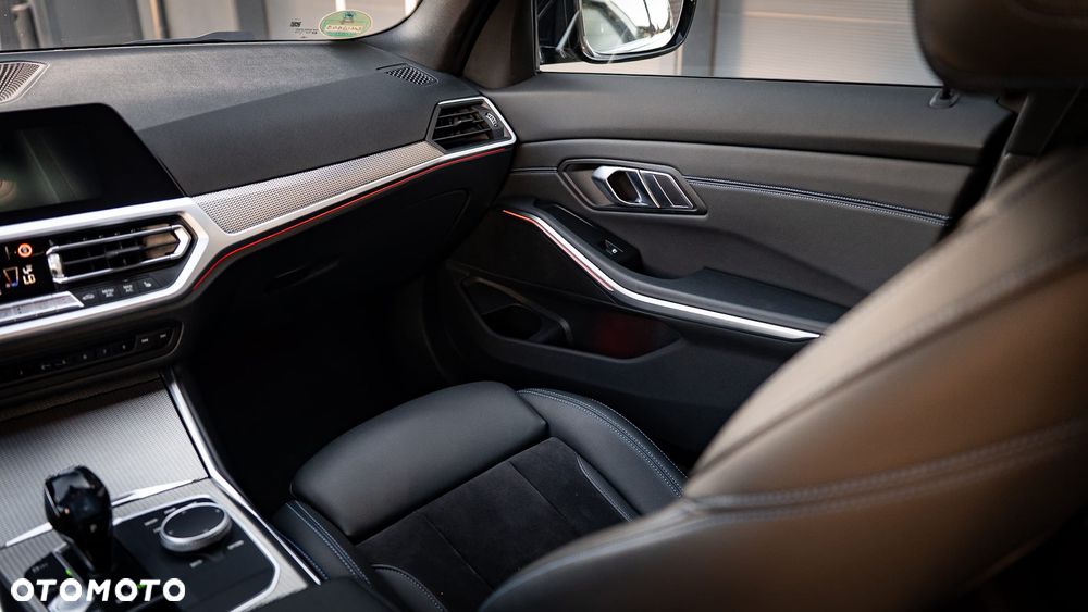 BMW Seria 3 320d M Sport - 27