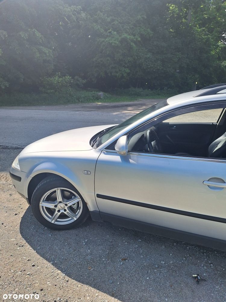Volkswagen Passat - 4