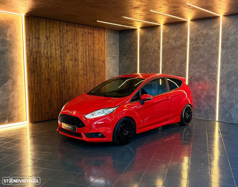 Ford Fiesta 1.6 EcoBoost c/ Pack Pele Desportiva ST - 1