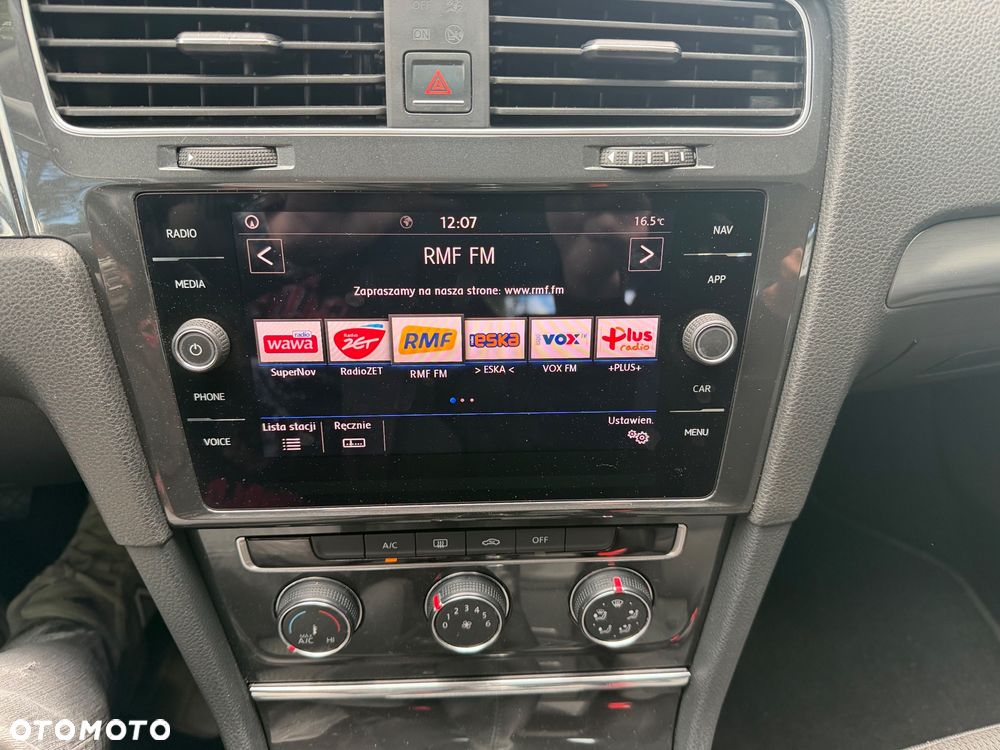 Volkswagen Golf 1.6 TDI BMT Comfortline - 23