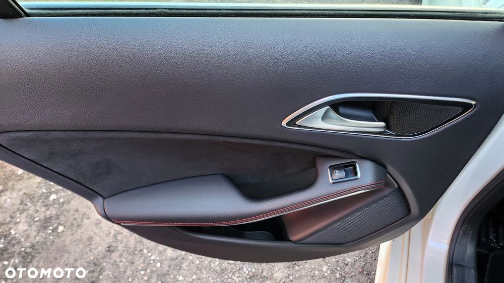 Mercedes-Benz Klasa A 180 AMG Line - 19