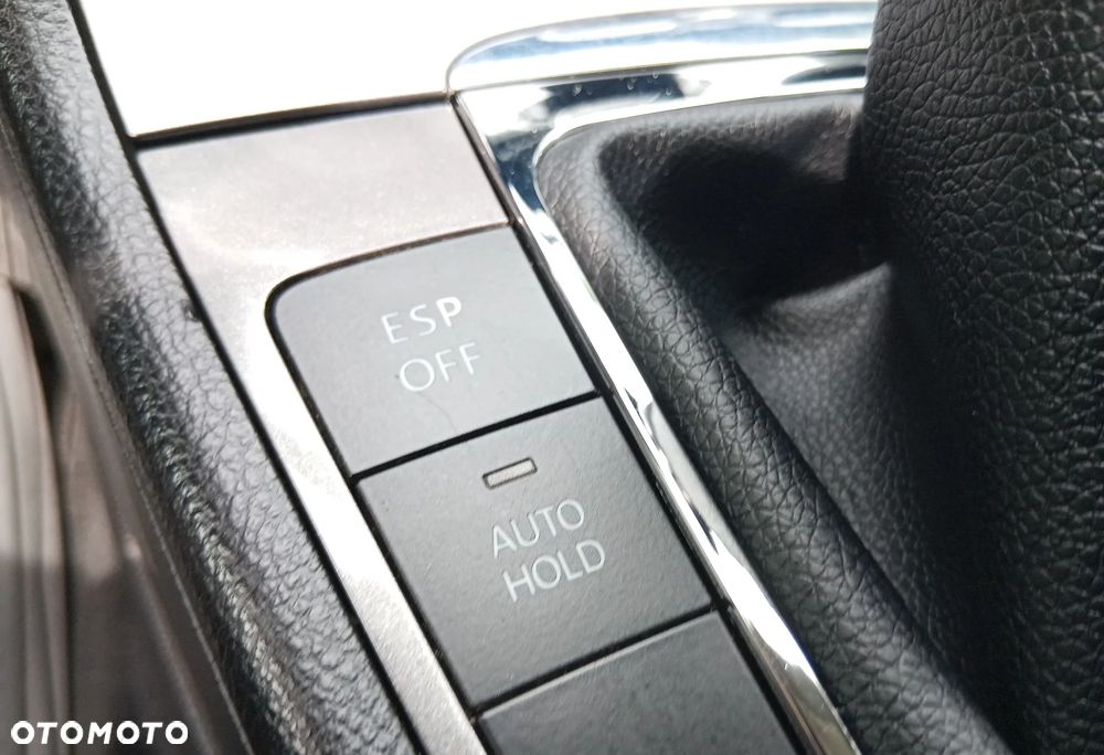 Volkswagen Passat - 9