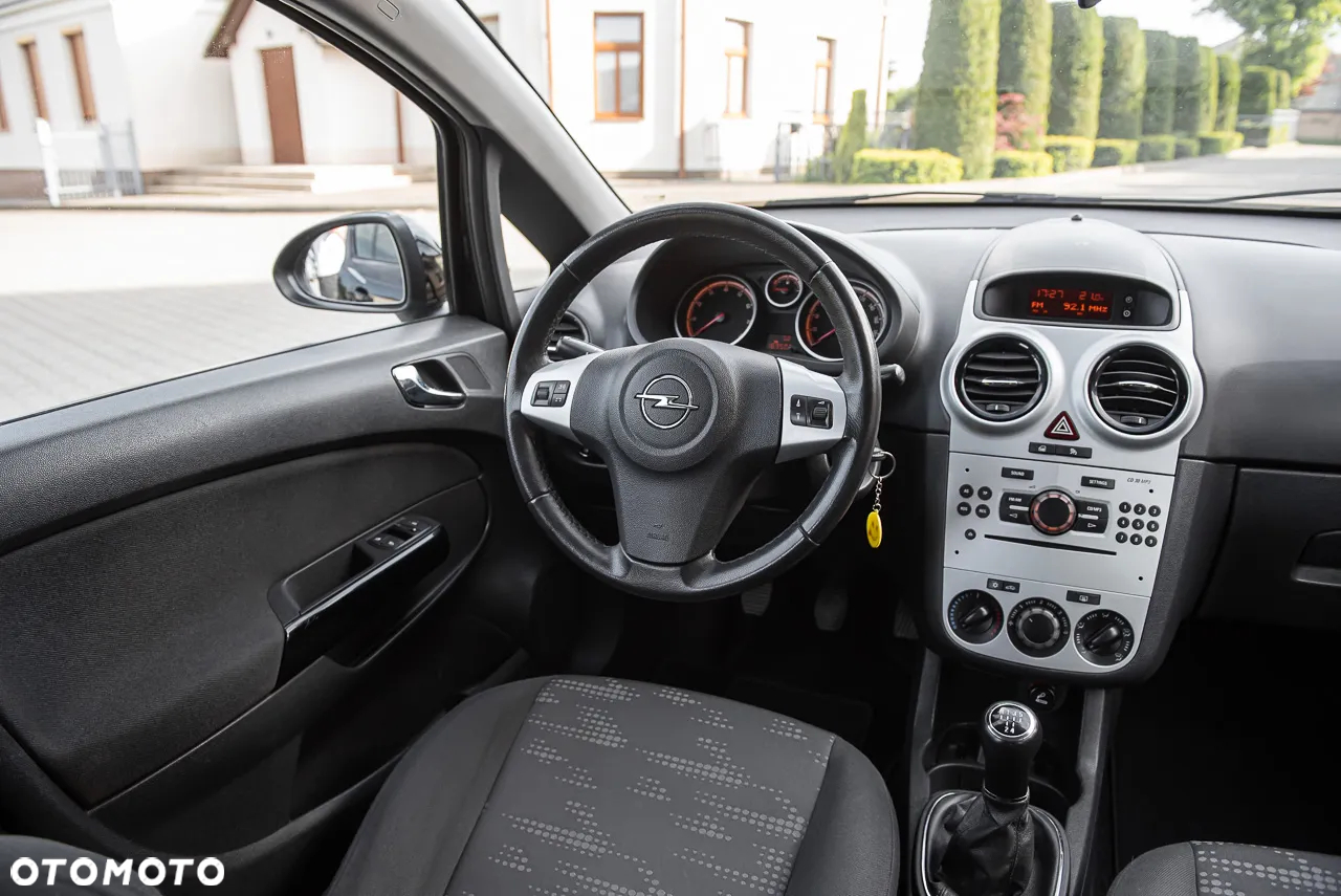 Opel Corsa 1.2 16V Essentia - 17