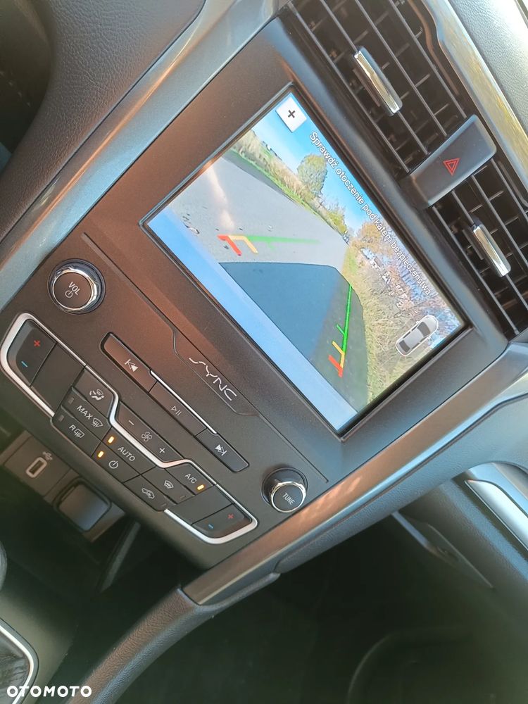 Ford Mondeo 2.0 EcoBlue Titanium - 13