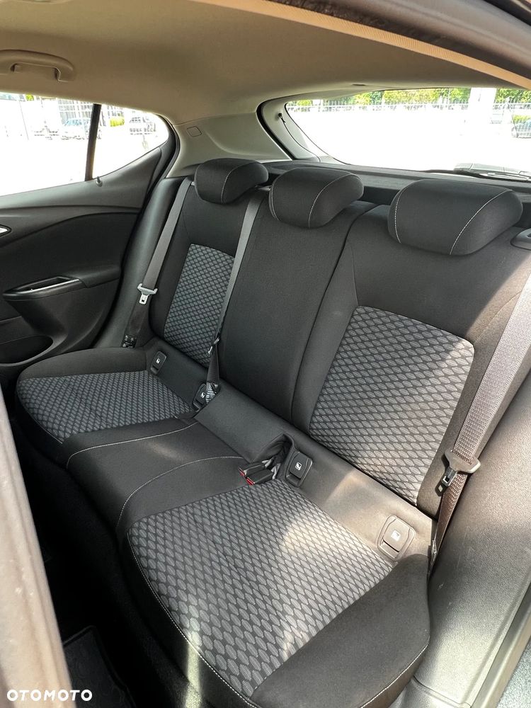 Opel Astra 1.4 T Enjoy - 12