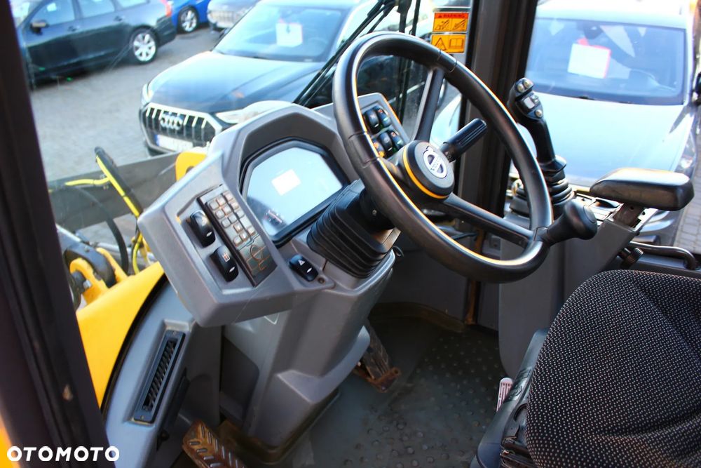 Volvo L30G - 22