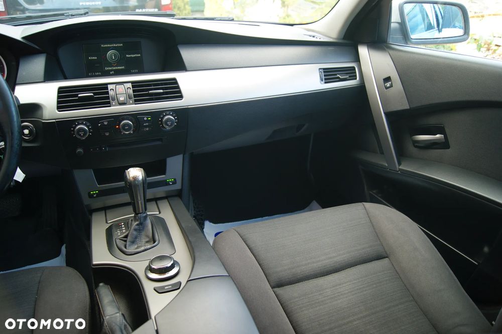 BMW Seria 5 520d Touring - 22