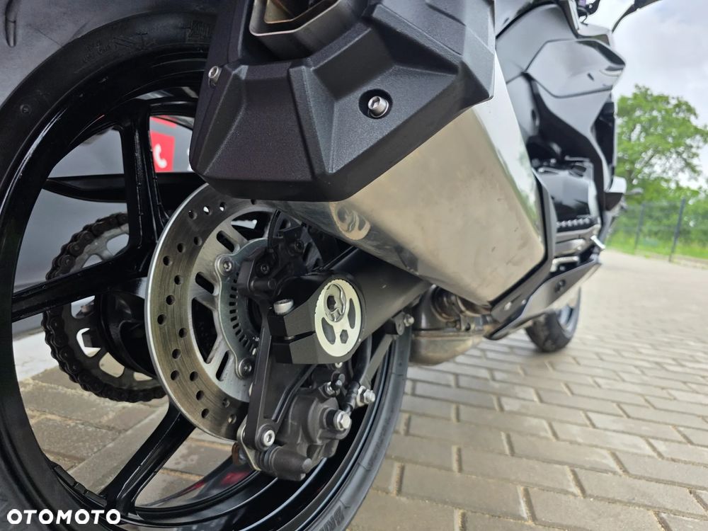 Kawasaki Ninja 1000 SX - 18