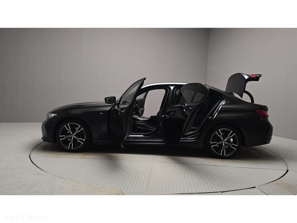 BMW Seria 3 320d xDrive mHEV M Sport - 10