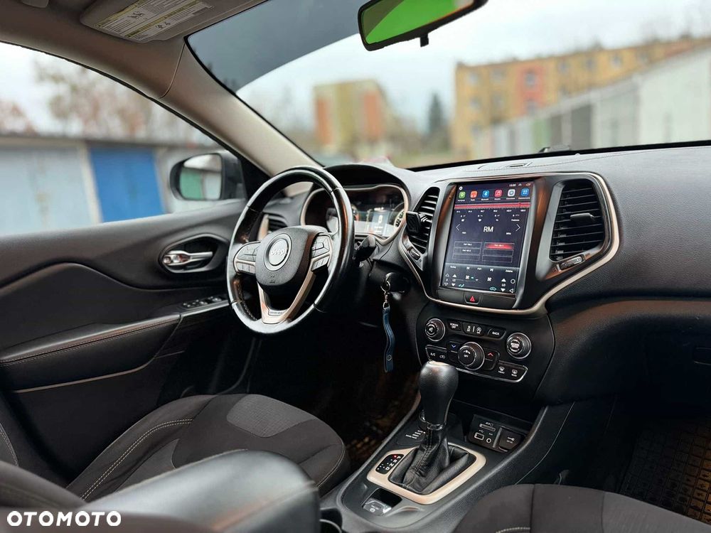Jeep Cherokee - 6